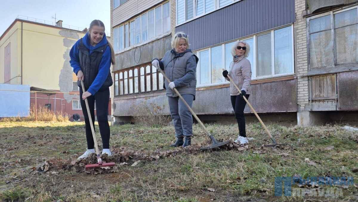 Результатом областного субботника станет преображение дворов в центре Наровли