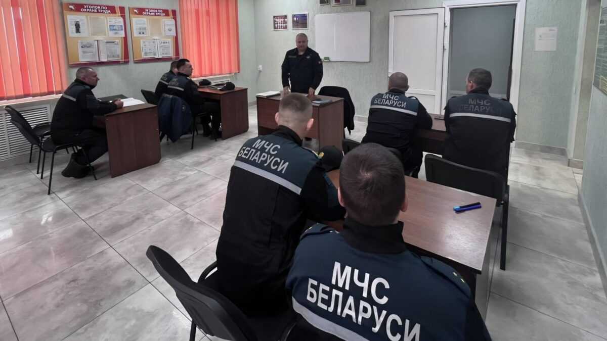 Безопасность на воде: в Наровлянском РОЧС обсудили спасение жизней