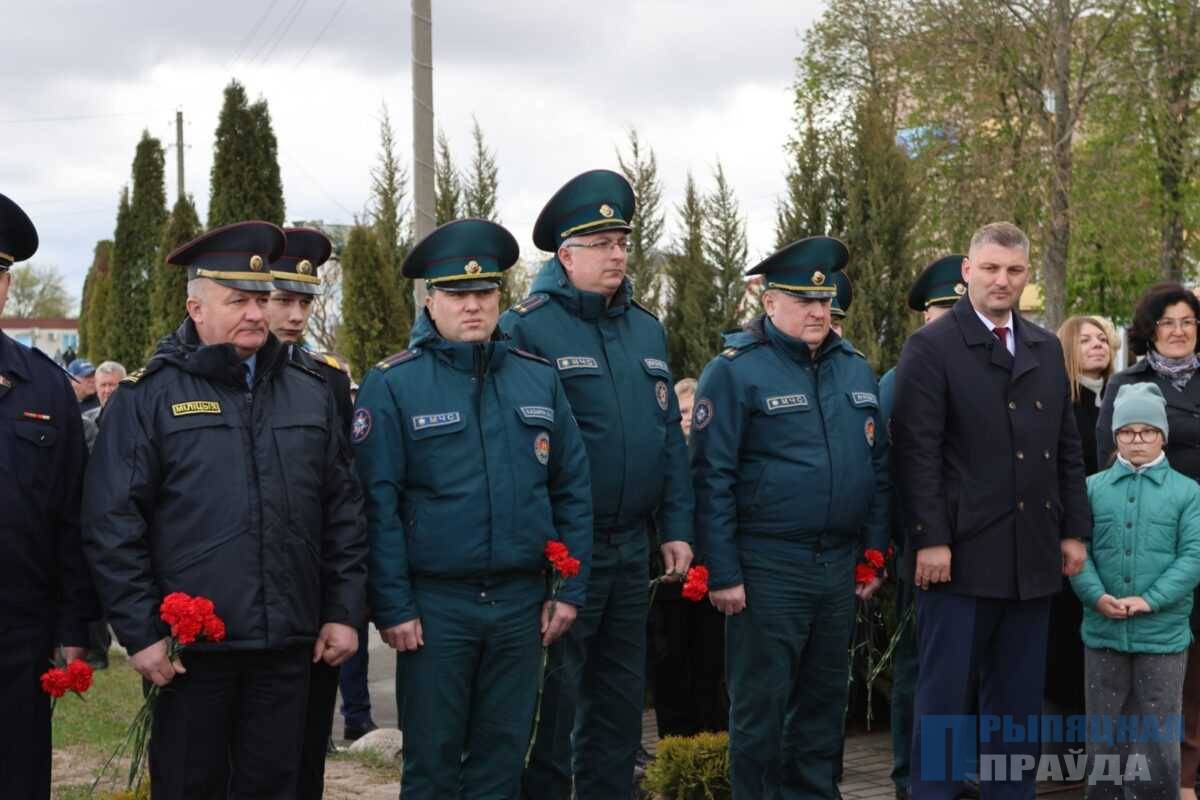 В Наровле прошел митинг-реквием к 40-летию аварии на Чернобыльской АЭС