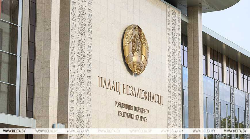 Лукашенко заслушивает доклад по тематике плана строительства и развития Вооруженных Сил