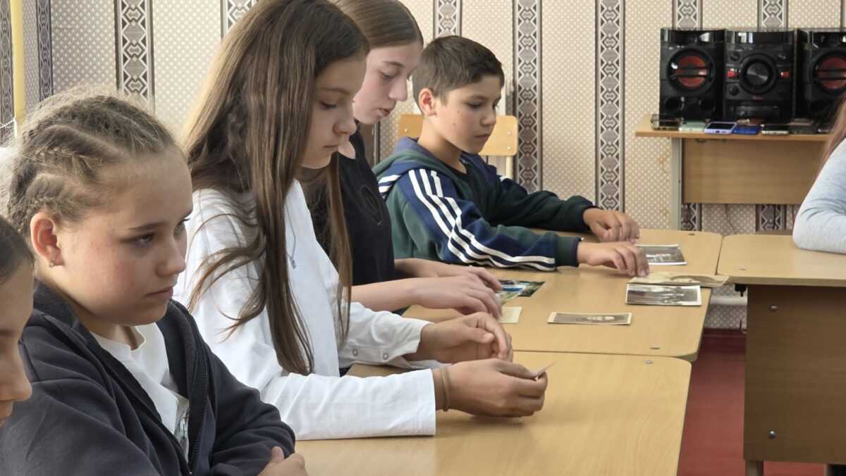С детьми о роли женщины говорили в Наровле