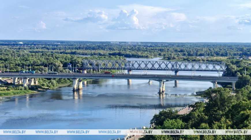 Жара берет реванш: оранжевый уровень опасности объявлен в Беларуси на пятницу