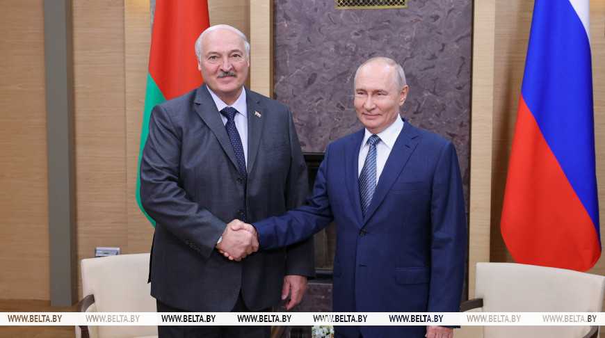 Лукашенко на встрече с Путиным позитивно оценил совместную работу правительств Беларуси и России