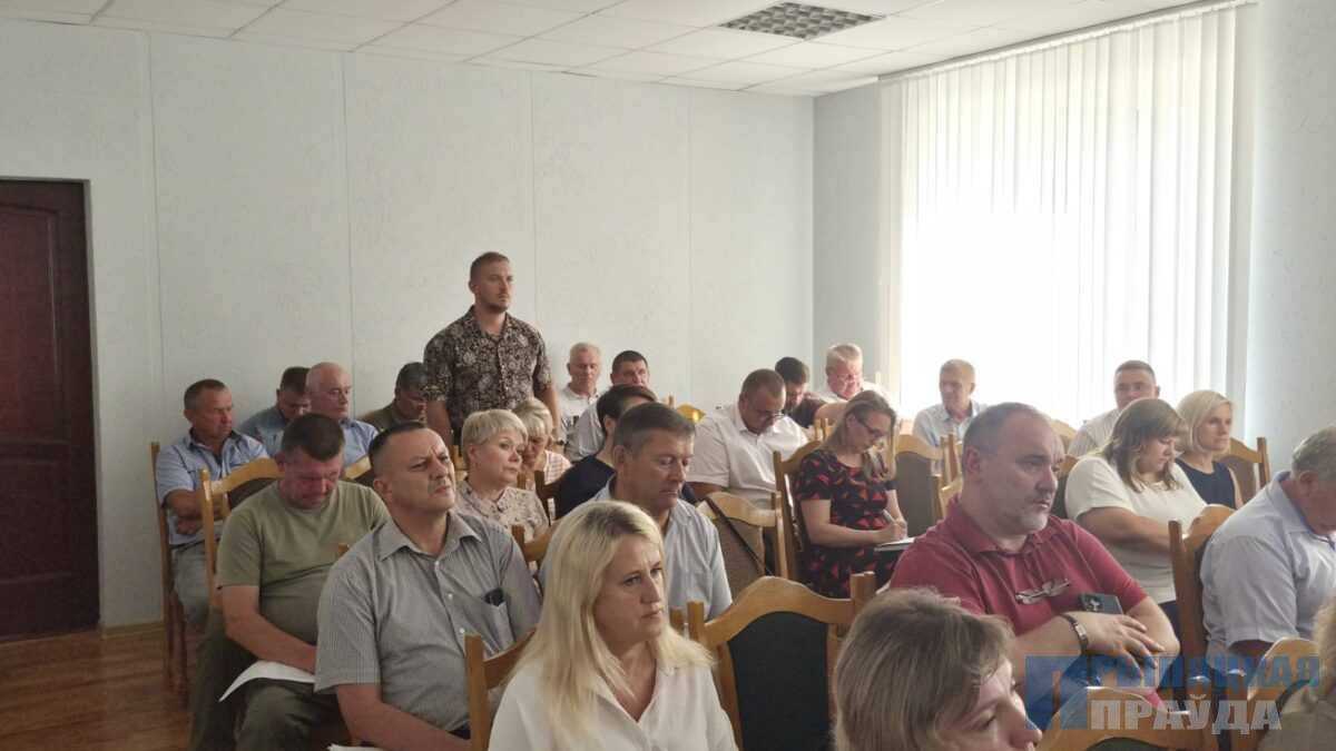 На аппаратном совещании в Наровлянском райисполкоме обсудили ряд вопросов