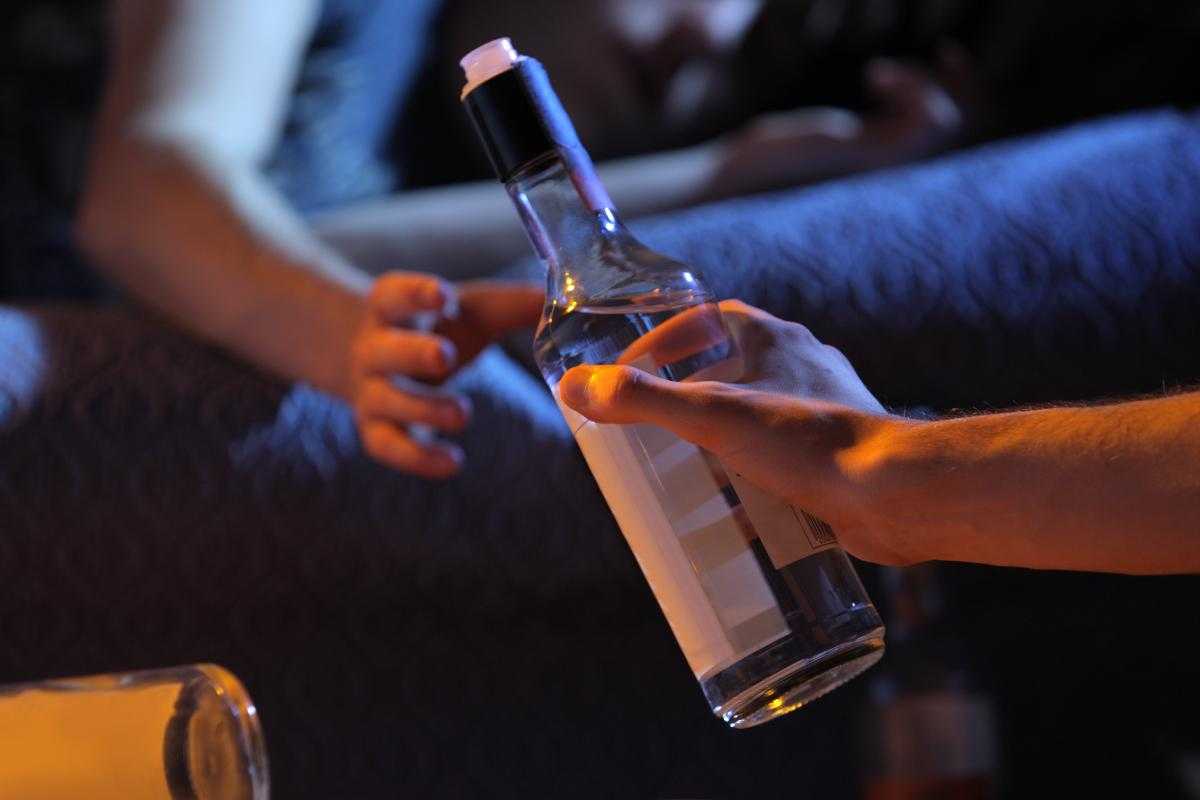 Литр водки на троих