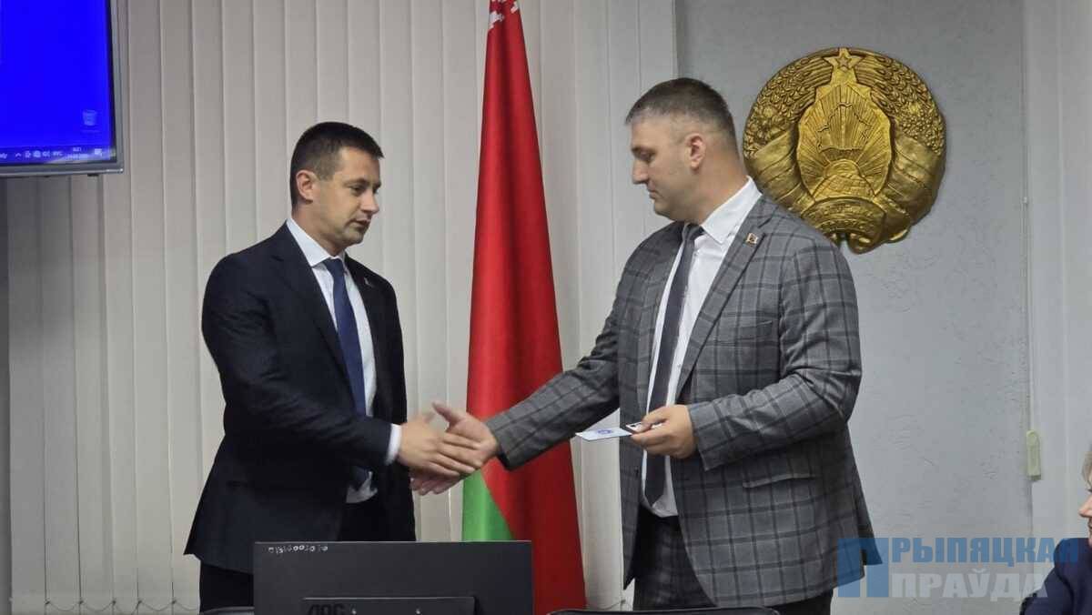 На аппаратном совещании у председателя Наровлянского райисполкома представили нового заместителя главы района